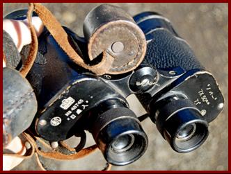 Japanese military binoculars.
منظار عسكري ياباني.
日本軍用望遠鏡。
Ιαπωνικά στρατιωτικά κιάλια.
משקפת צבאית יפנית.
जापानी सैन्य दूरबीन।
日本の軍用双眼鏡。
일본 군용 쌍안경.
دوربین دوچشمی نظامی ژاپنی.
جاپانی فوجی دوربین۔
กล้องส่องทางไกลของทหารญี่ปุ่น
Ống nh�m qu�n sự Nhật Bản.
