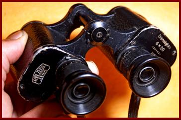 Carl Zeiss German 6x30 dienstglas  army military binoculars.
Carl Zeiss 6x30 dienstglas jumelles militares de l'armee Allemande
Carl Zeiss 6x30 dienstglas militarfernglasser der Wehrmacht.
Carl Zeiss 6x30 dienstgas binoculares militares del ejercito Alemain.
Carl Zeiss 6x30 dienstglas tyska armens militara kikare.
Carl Zeiss 6x30 dienstglas binocolo militare dell'escercito Tedesco.
Carl Zeiss 6x30 dienstglas militaire verrekijker van het Duitse leger.
Carl Zeiss 6x30 dienstglas den tyske haerens militaere kikkert.
Carl Zeiss 6x30 dienstglas lornetka wojskowa armii Niemieckiej.
Carl Zeiss 6x30 dienstglas vojensky dalekohled nemecke armady.
Carl Zeiss 6x30 dienstglas den Tyske haers militaere kikkert.
Carl Zeiss 6x30 dienstglas a nemet hadsereg katonai tavcsovel.
Carl Zeiss 6x30 dienstglas saksan armeijansotilaskiikarit.
Carl Zeiss 6x30 dienstglas binoculos militares do exercito Alemao.
Carl Zeiss 6x30 dienstglas vacijas armijas militarais binoklis.
Carl Zeiss vokietijos armijos kariniai ziuronai.