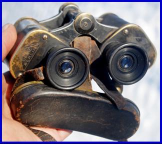 Goerz D.F. 99 German army mikitary binoculars.
Goerz D.F. 99 jumelles militaires de l'armee Allemande.
Goerz D.F. 99 Militarfernglaser der wehrmacht.
Goerz D.F. 99 binoculares militares del ejercito aleman.
Goerz D.F. 99 tyska armens militara kikare,
Goerz D.F. 99 binocolo militaredell'esercito Tedesco.
Goerz D.F. 99 militaire verrekijker van het Duitse leger.
Goerz D.F. 99 den tyske haerens militaere kikkert.
Goerz D.F .99 lornetka wojskowa armii niemieckiej
Goerz D.F. 99 vojensky dalekohled nemecke armady.
Goerz D.F. 99 den tyske haers militaere kikkert.
Goerz D.F. 99 a nemet hadsereg katonai tavcsovei.
Goerz D.F. 99 saksan armeijan sotilaskiikarit.
Goerz D.F. 99 binoculos militares do exercito binoklis.
Goerz D.F.99 vacijas armijas militarais binoklis.
Goerz DF.99 vokietijos karinia ziuronaii.
German WWi binoculars.
독일 육군 쌍안경
مناظير الجيش الألماني
德國第一次世界大戰雙筒望遠鏡
第一次世界大戦のドイツ双眼鏡
ドイツ軍用双眼鏡
Немецкий бинокль Первой мировой войны
Бинокли емецкой армии




