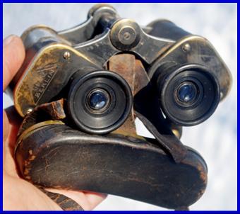 Goerz DF99 German army binoculars.
German army military binoculars.