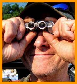 Happy Man using Tiny Binoculars.
Man using binoculars.
Man observing with binoculars.
Mannbeobachtet mit einem miniatur fernglas.
Hommeobservant avec des jumelles miniature.
Hombreobservando  con binoculares en miniatura.
Man observerar med miniatur kikare.
Uomo con il binocolo.
Man med kikkert.
Man met verrekijker.
Mezczyzna z lornetka.
Muz s dalekohled.
Mand med kikkert.
Tavcsovel rendelkezo ferfi.
Mies jolla on kiikarit.
Muhler com binoculos.
Virietis ar binokli.
Vyras su ziuronu. 
6x15 binoculars.
7x18 binoculars.
双眼鏡を持つ男
拿著望遠鏡的男人
쌍안경을 든 남자
दूरबीन वाला आदमी
Человек с биноклем
Άνδρας με κιάλια
رجل يحمل منظار
איש עם משקפת
