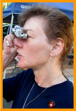 Interested Woman with Small Binoculars.
Woman using binoculars.
Femme utilisant de jumelles.
Femme observant avec des jumelles.
Frau beobachtet mit einem fernglas.
Mujer usando binoculares
Mujer usando prismaticos.
Kvinna som anvander kikare.
Donna osserva con il binocolo.
Vrouw met verrekijker.
Kvinne som bruker kikkert.
Kobieta za pomoca lornetki.
Muz pouzvajici  dalekohled.
Kvinde de burger en kikkert.
No hasznal tavcsovet.
Nainen kayttaa kiikareita.
Mulher usando binoculos.
Sieveiete kas izmanto binokli.
Moteris besinaudojanti ziuronais.
双眼鏡を持つ女性
拿著望遠鏡的女人
쌍안경을 든 여자
Γυναίκα με κιάλια
женщина с биноклем


